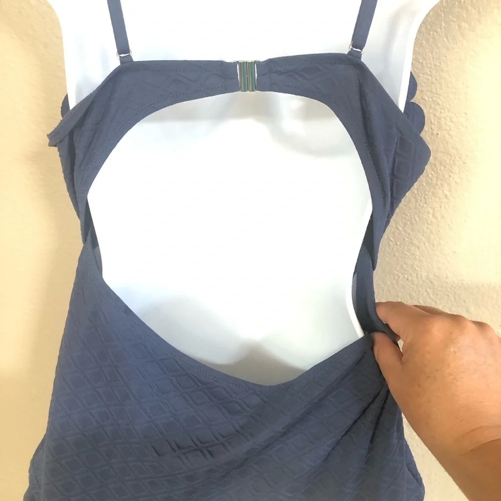 Cupshe Women’s Cutout Scallop Trim Texturized One Piece Swimsuit Size XL